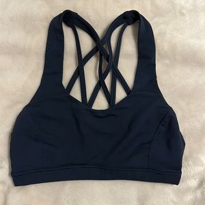 Lululemon Free to be serene sports bra, Size 2 in True Navy